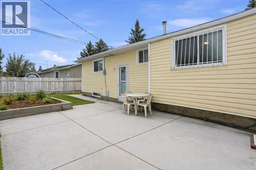 5224 5 Avenue Se, Calgary, Alberta  T2A 4Y9 - Photo 4 - A2280913