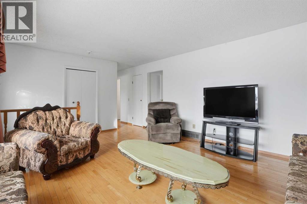 5224 5 Avenue Se, Calgary, Alberta  T2A 4Y9 - Photo 10 - A2280913