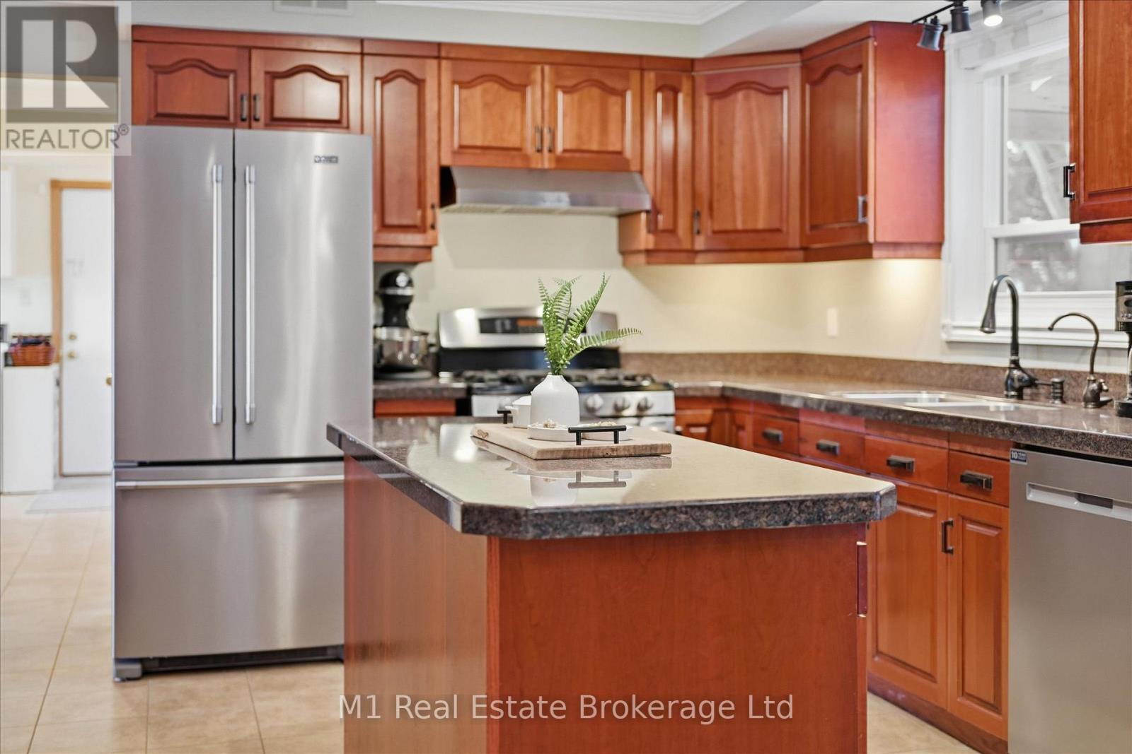 28 Weneil Drive, Hamilton, Ontario  L8B 0Z6 - Photo 15 - X12734704