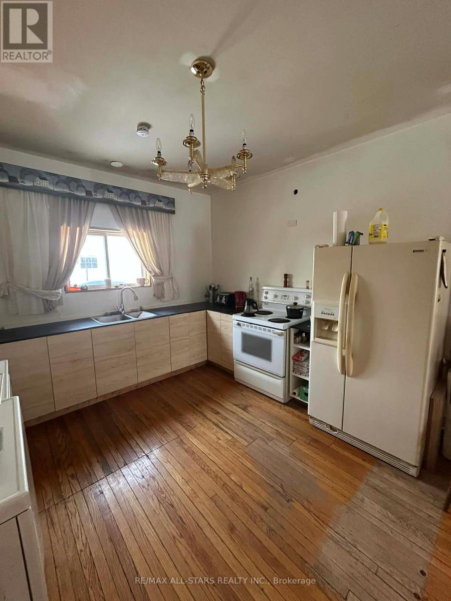 23 Victoria Avenue N, Kawartha Lakes, Ontario  K9V 4E6 - Photo 3 - X12734734