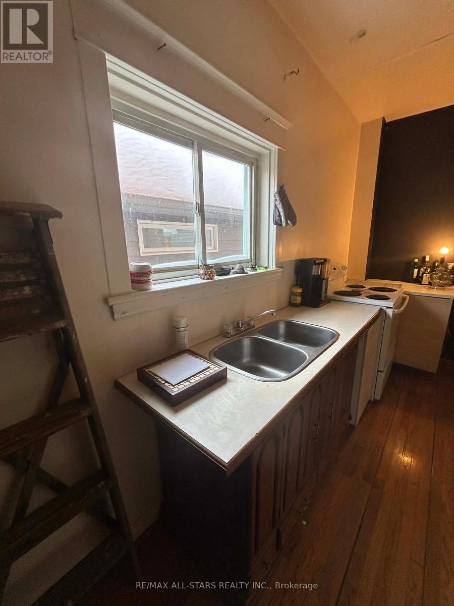 23 Victoria Avenue N, Kawartha Lakes, Ontario  K9V 4E6 - Photo 9 - X12734734