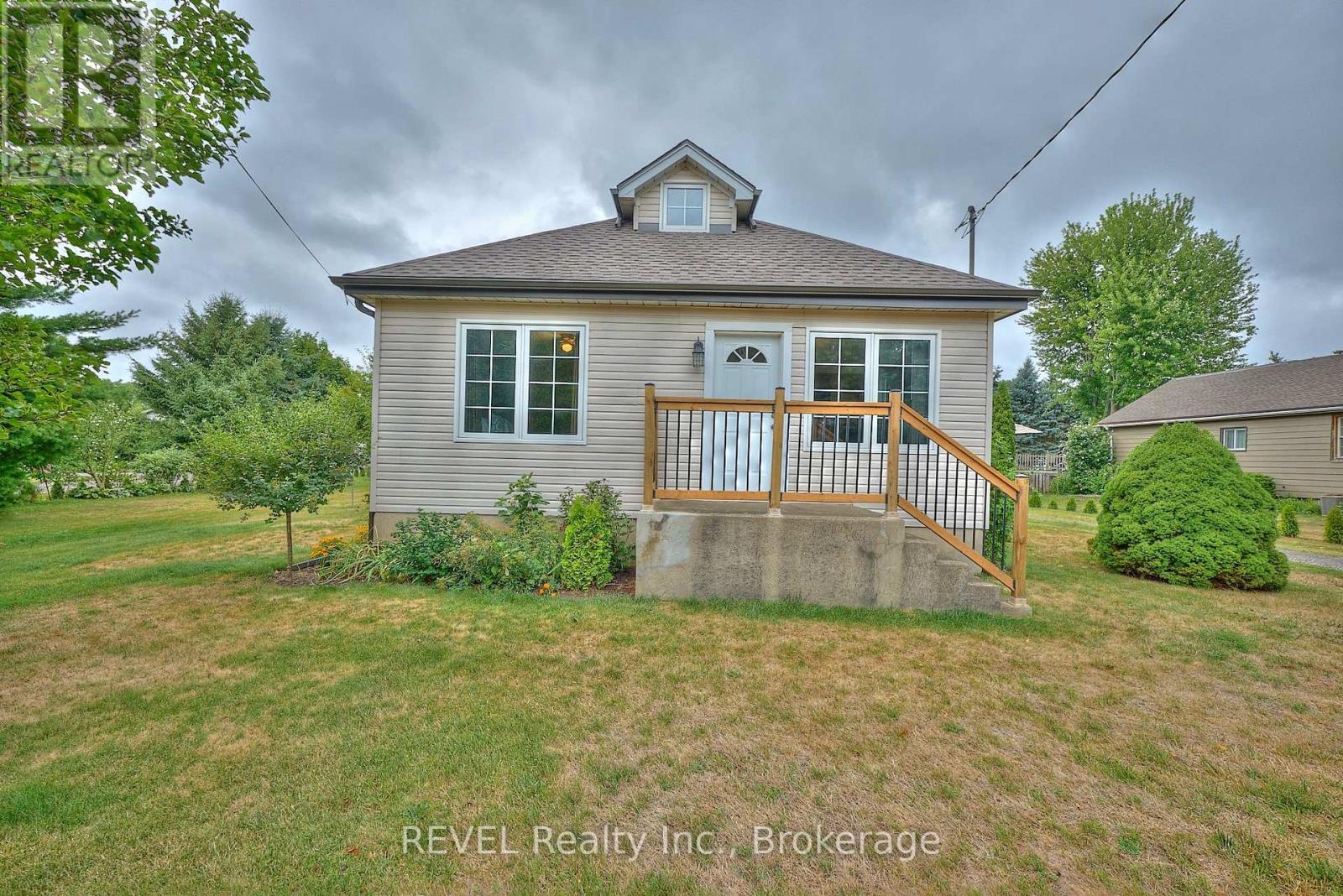 1317 Third Street Louth, St. Catharines, Ontario  L2R 6P9 - Photo 2 - X12734724