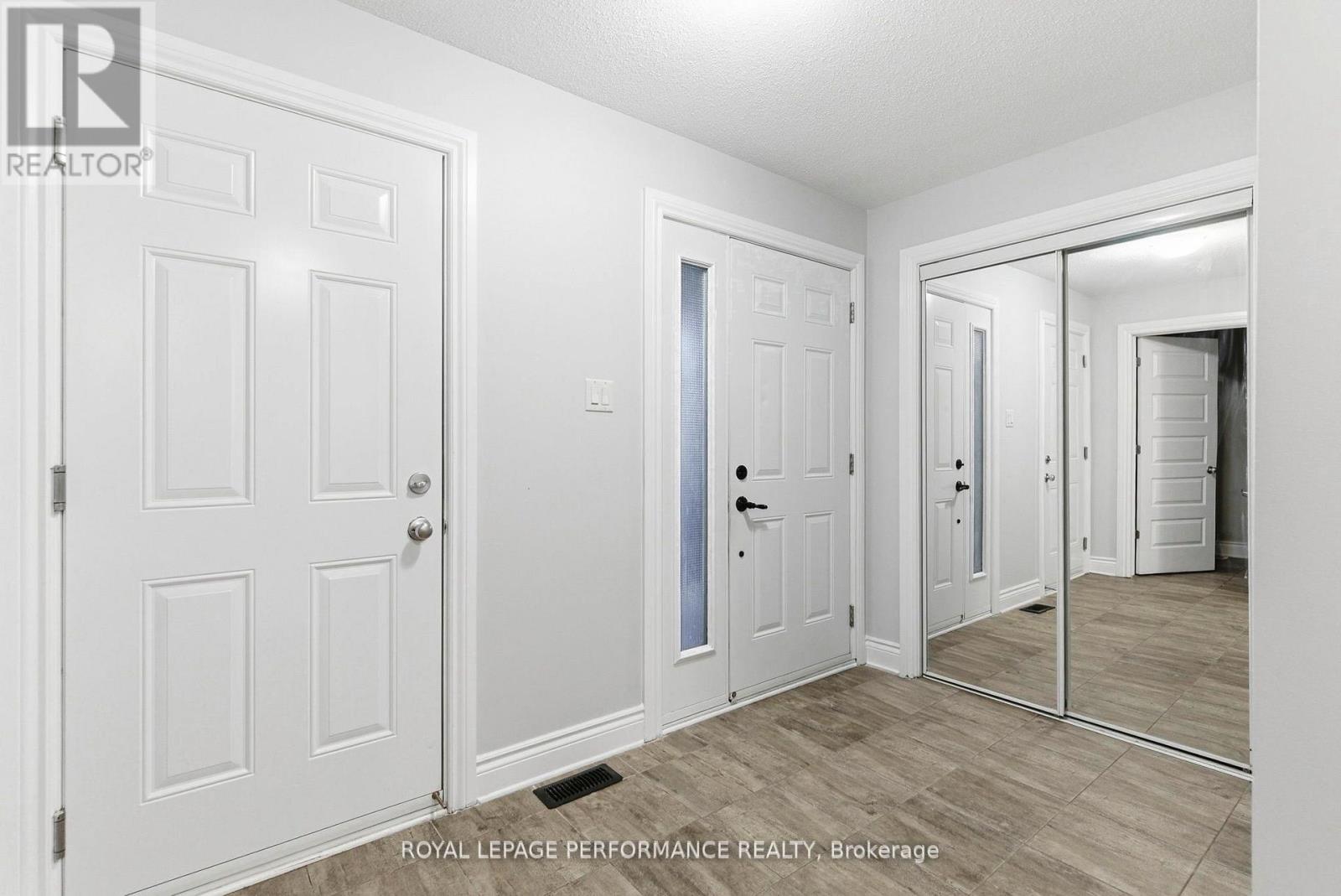 1154 Clement Court, Cornwall, Ontario  K6H 4N1 - Photo 3 - X12734670