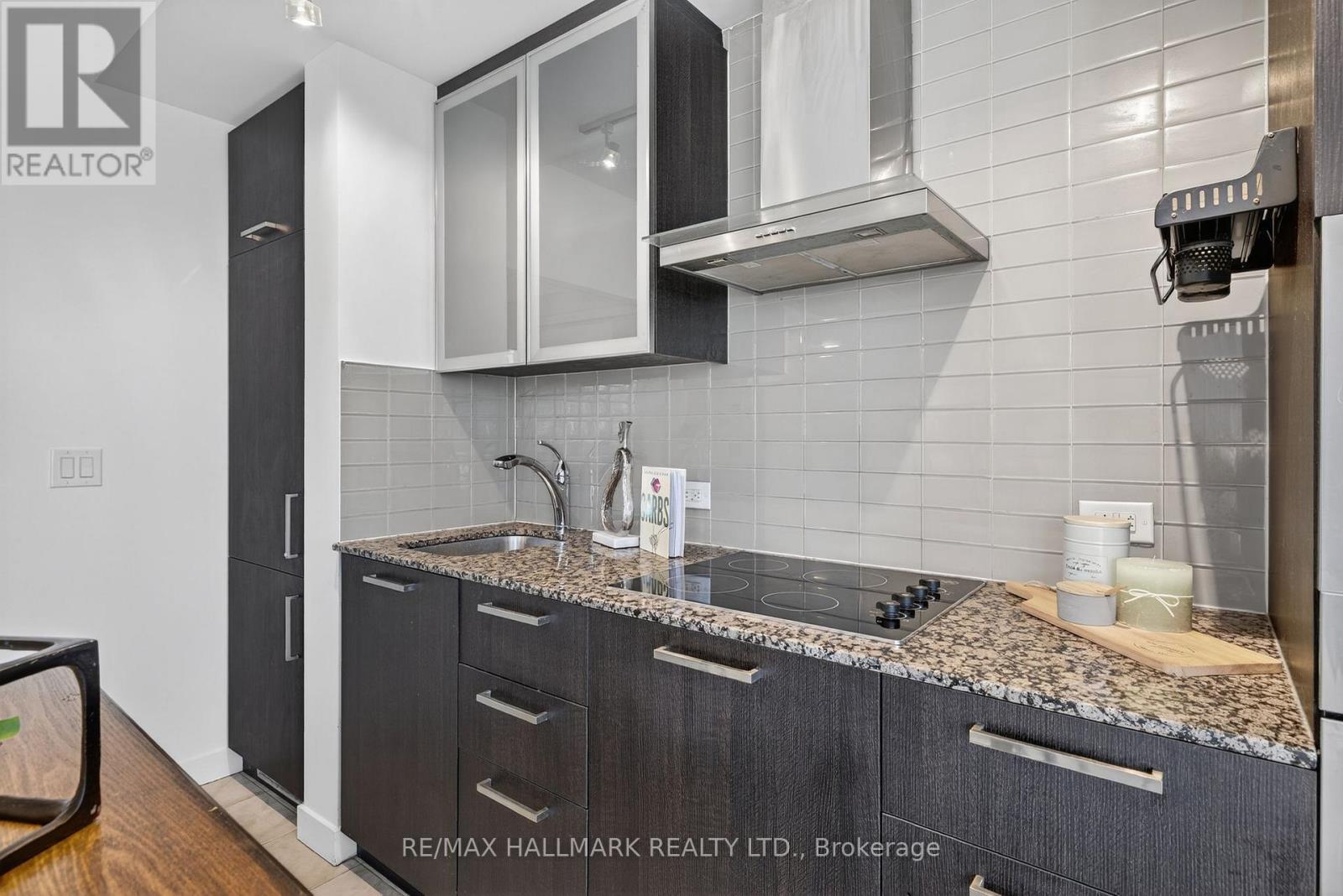 2301 - 14 York Street, Toronto, Ontario  M5J 0B1 - Photo 15 - C12734698