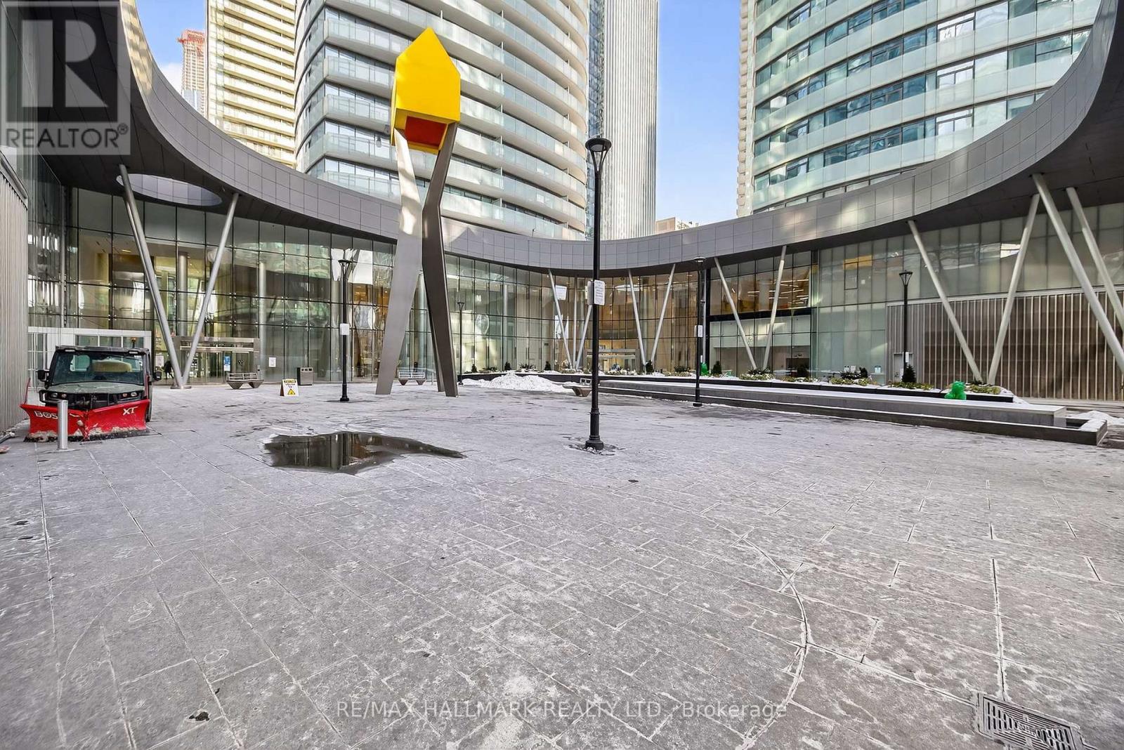 2301 - 14 York Street, Toronto, Ontario  M5J 0B1 - Photo 3 - C12734698