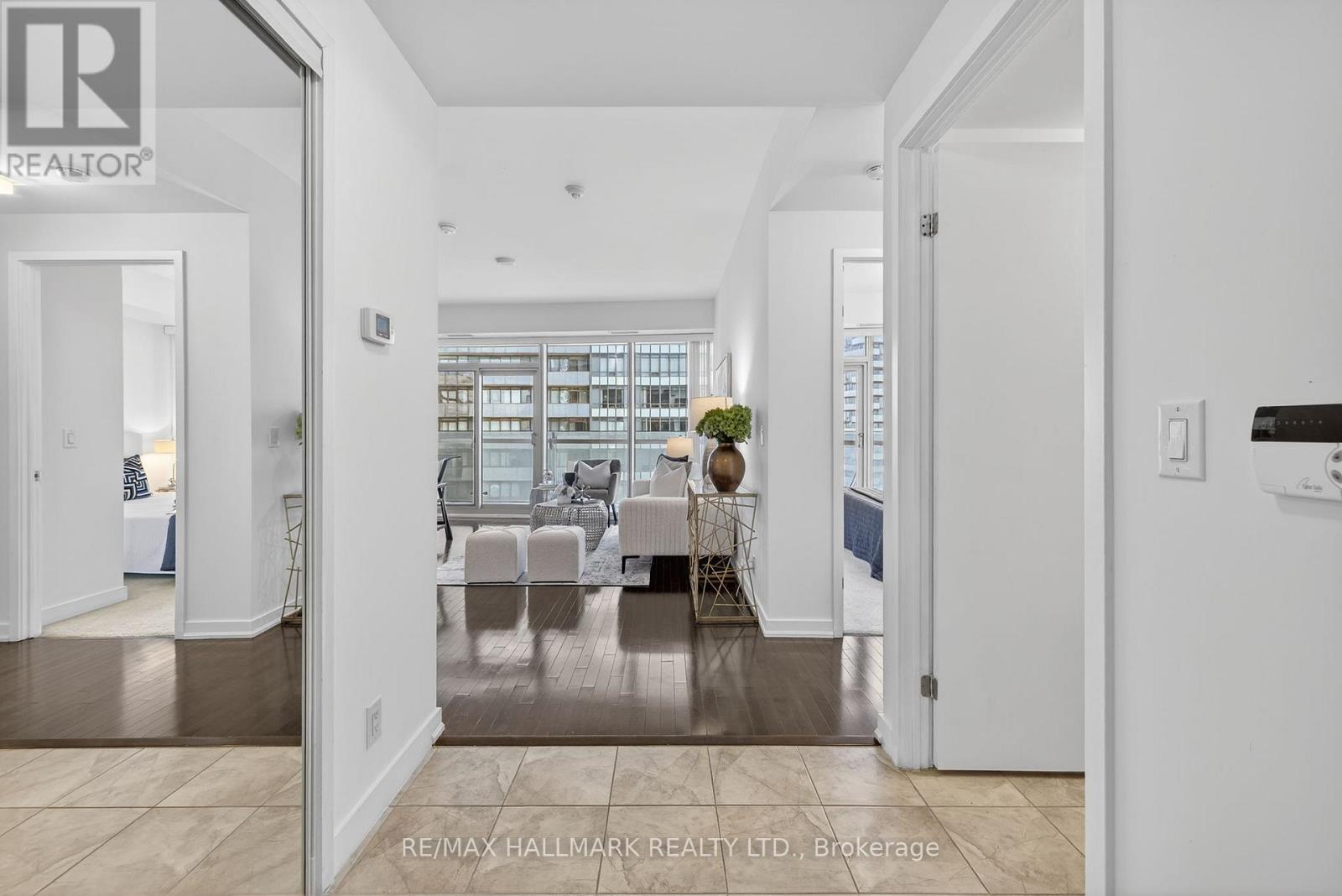 2301 - 14 York Street, Toronto, Ontario  M5J 0B1 - Photo 5 - C12734698