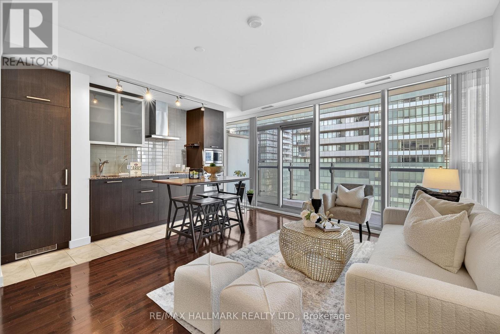 2301 - 14 York Street, Toronto, Ontario  M5J 0B1 - Photo 8 - C12734698