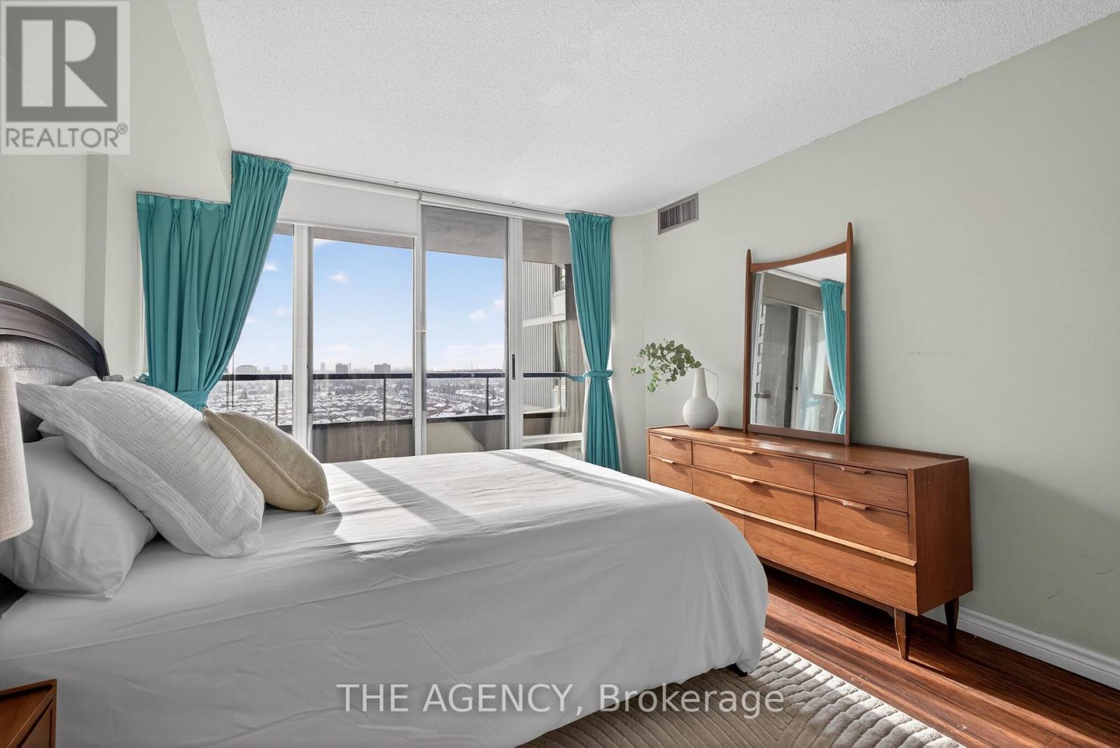 1508 - 330 Alton Towers Circle, Toronto, Ontario M1V 5H3 - Photo 2 - E12734674