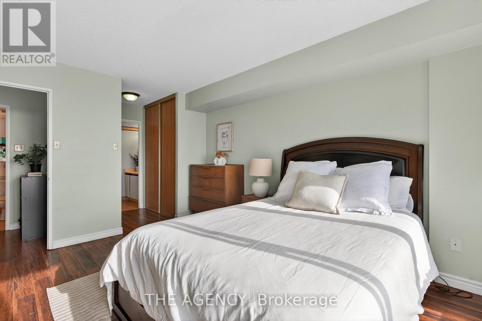 1508 - 330 Alton Towers Circle, Toronto, Ontario M1V 5H3 - Photo 3 - E12734674