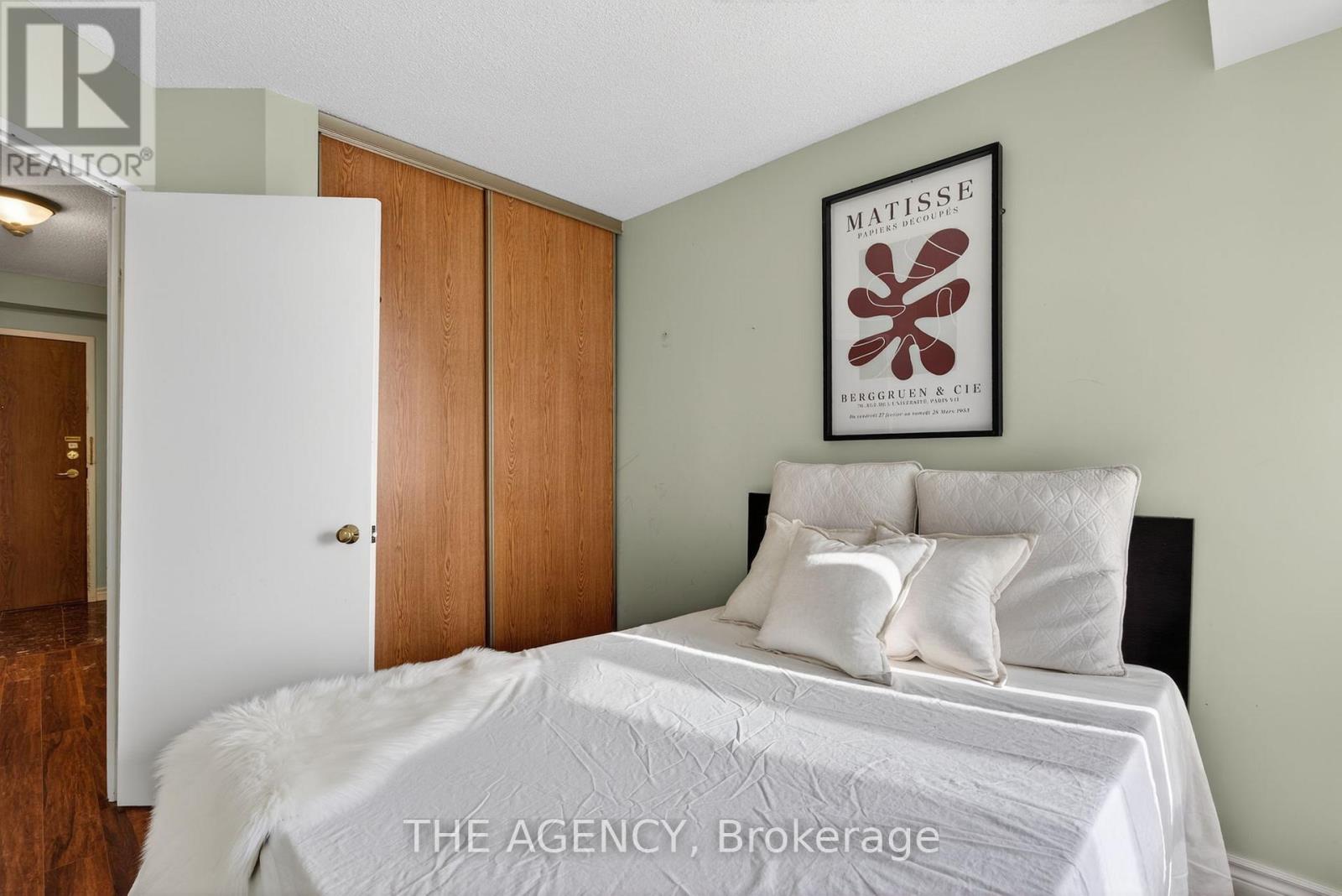 1508 - 330 Alton Towers Circle, Toronto, Ontario M1V 5H3 - Photo 8 - E12734674