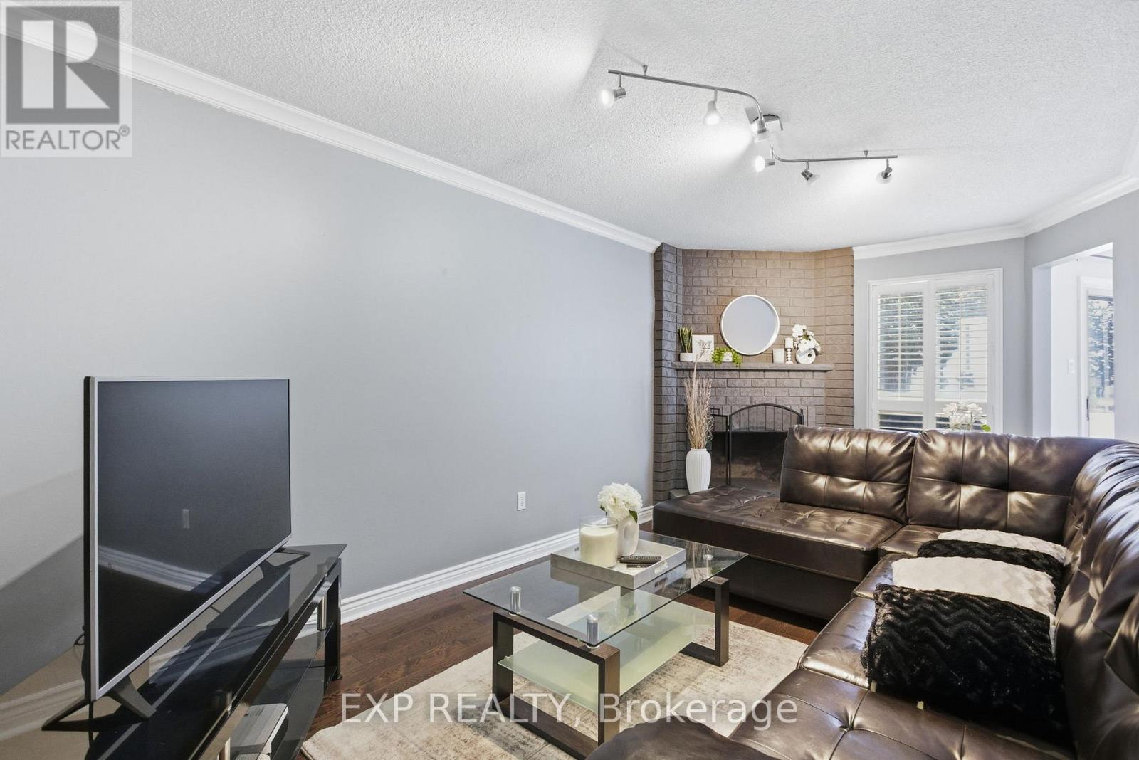 2320 Meriadoc Drive, Pickering, Ontario  L1X 2E3 - Photo 18 - E12734732