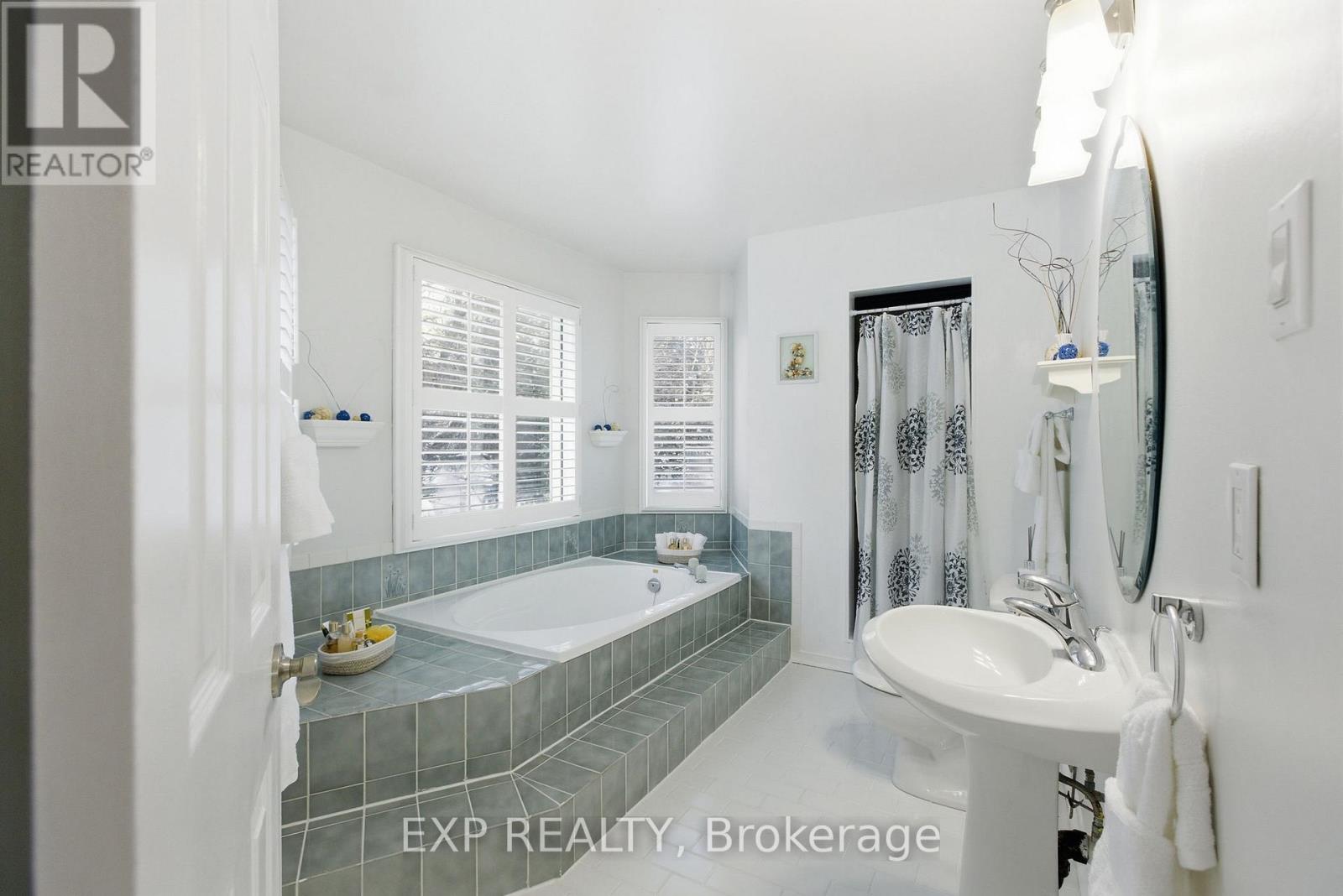 2320 Meriadoc Drive, Pickering, Ontario  L1X 2E3 - Photo 27 - E12734732