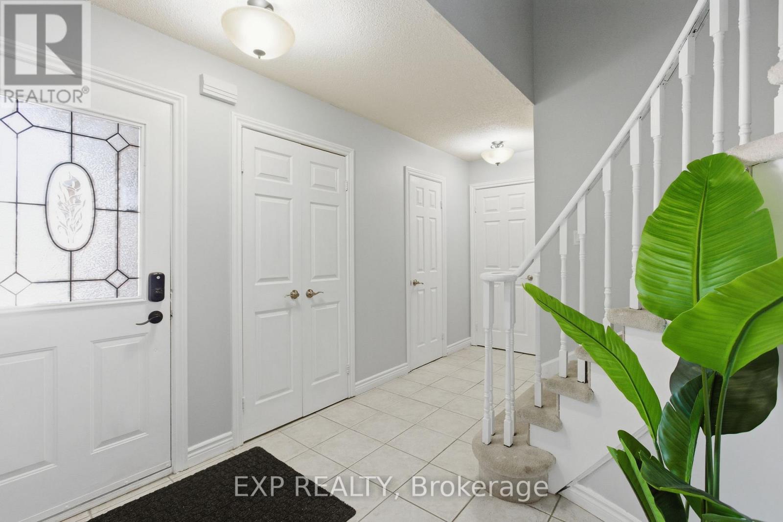 2320 Meriadoc Drive, Pickering, Ontario  L1X 2E3 - Photo 5 - E12734732