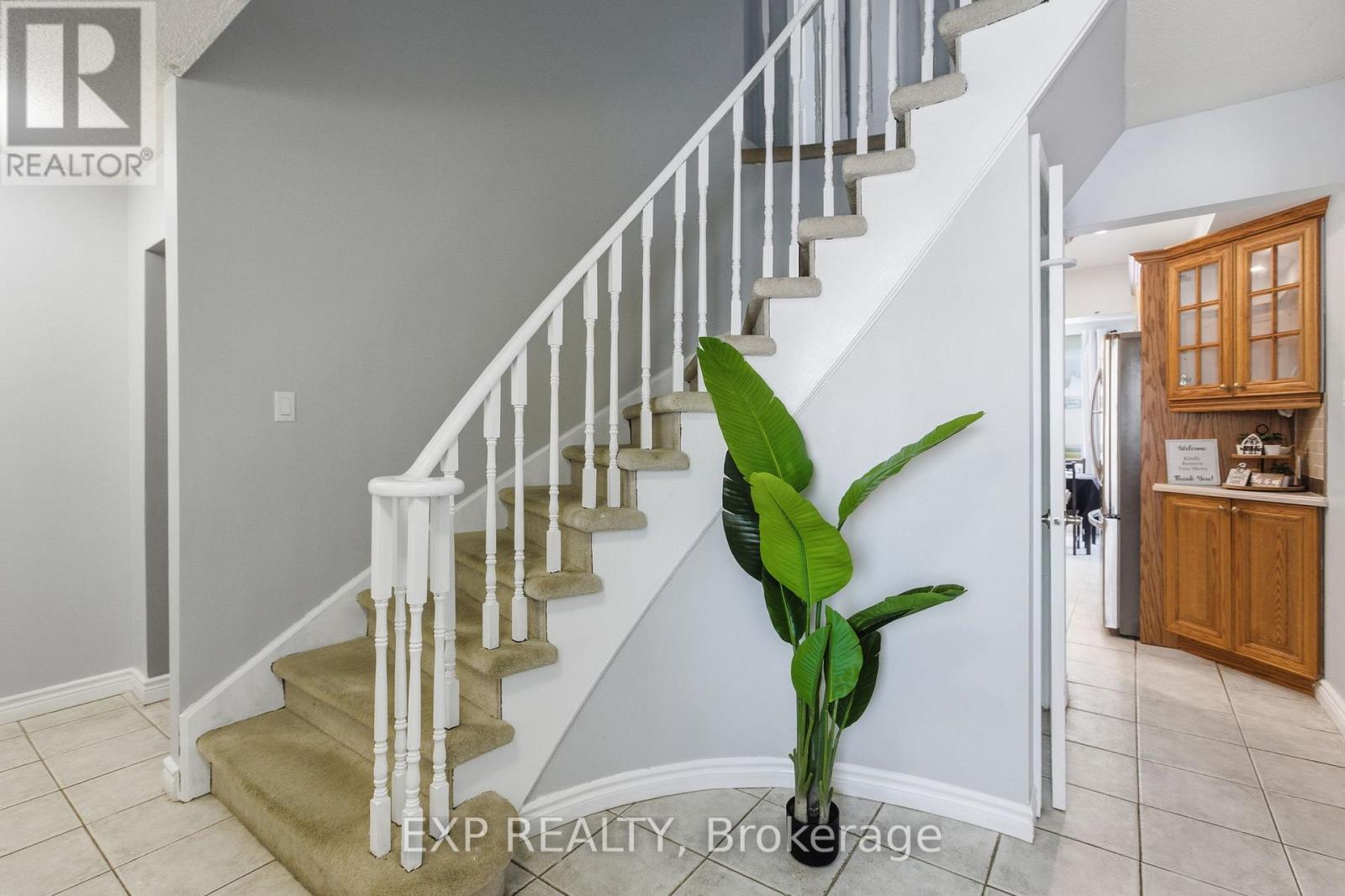 2320 Meriadoc Drive, Pickering, Ontario  L1X 2E3 - Photo 6 - E12734732