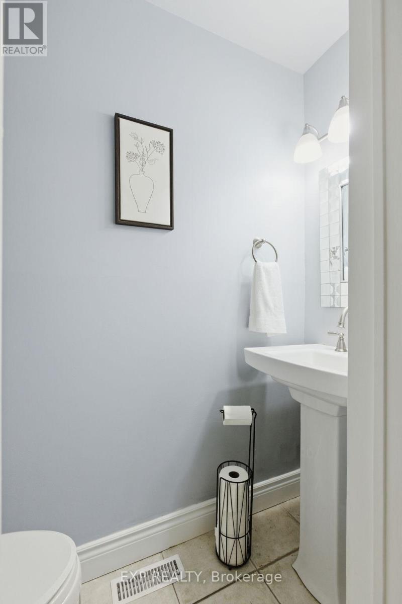 2320 Meriadoc Drive, Pickering, Ontario  L1X 2E3 - Photo 7 - E12734732