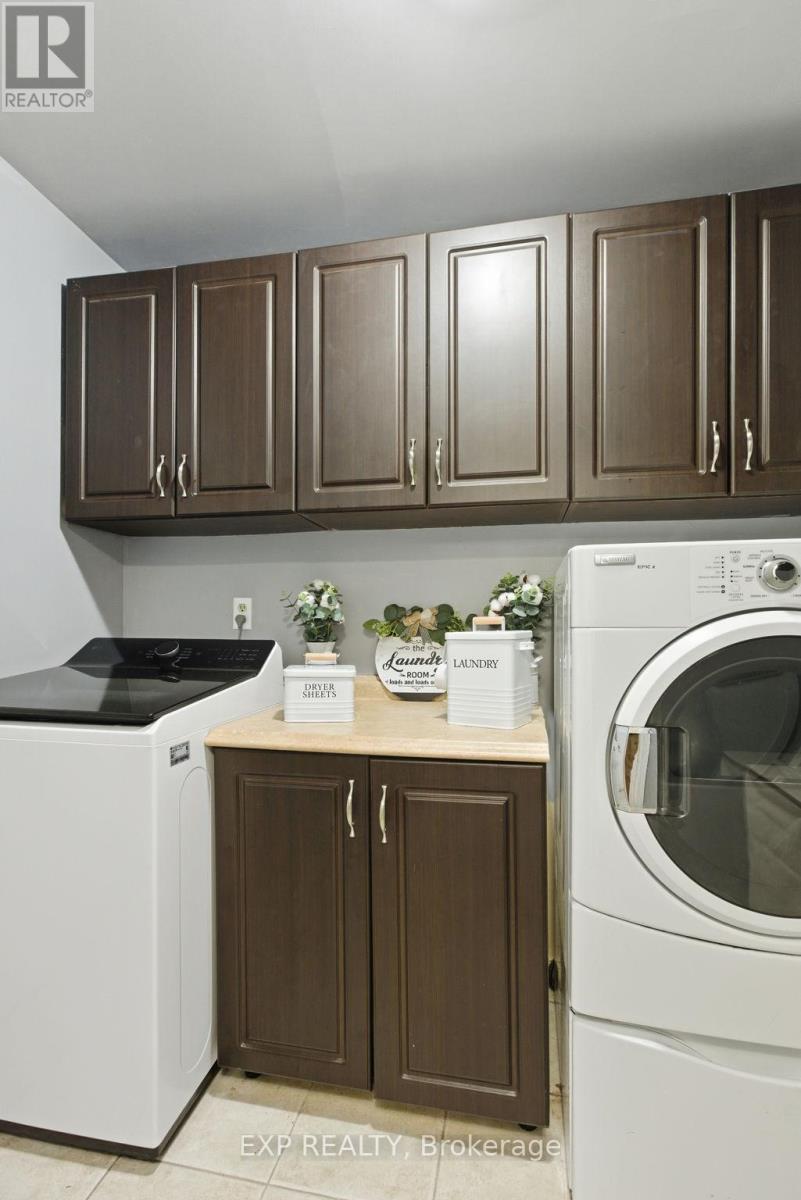 2320 Meriadoc Drive, Pickering, Ontario  L1X 2E3 - Photo 8 - E12734732