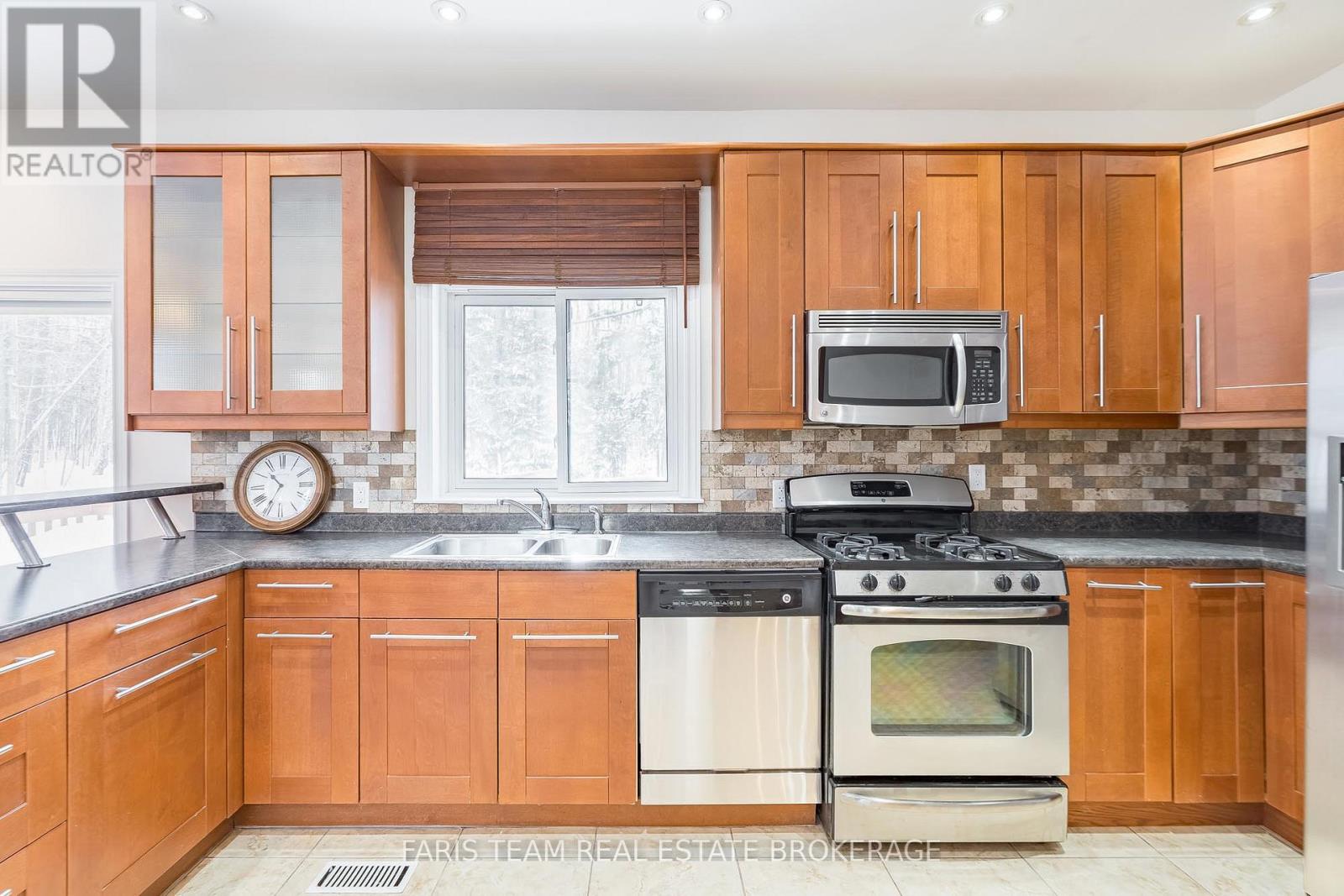 2384 Champlain Road, Tiny, Ontario  L9M 0C9 - Photo 8 - S12734696