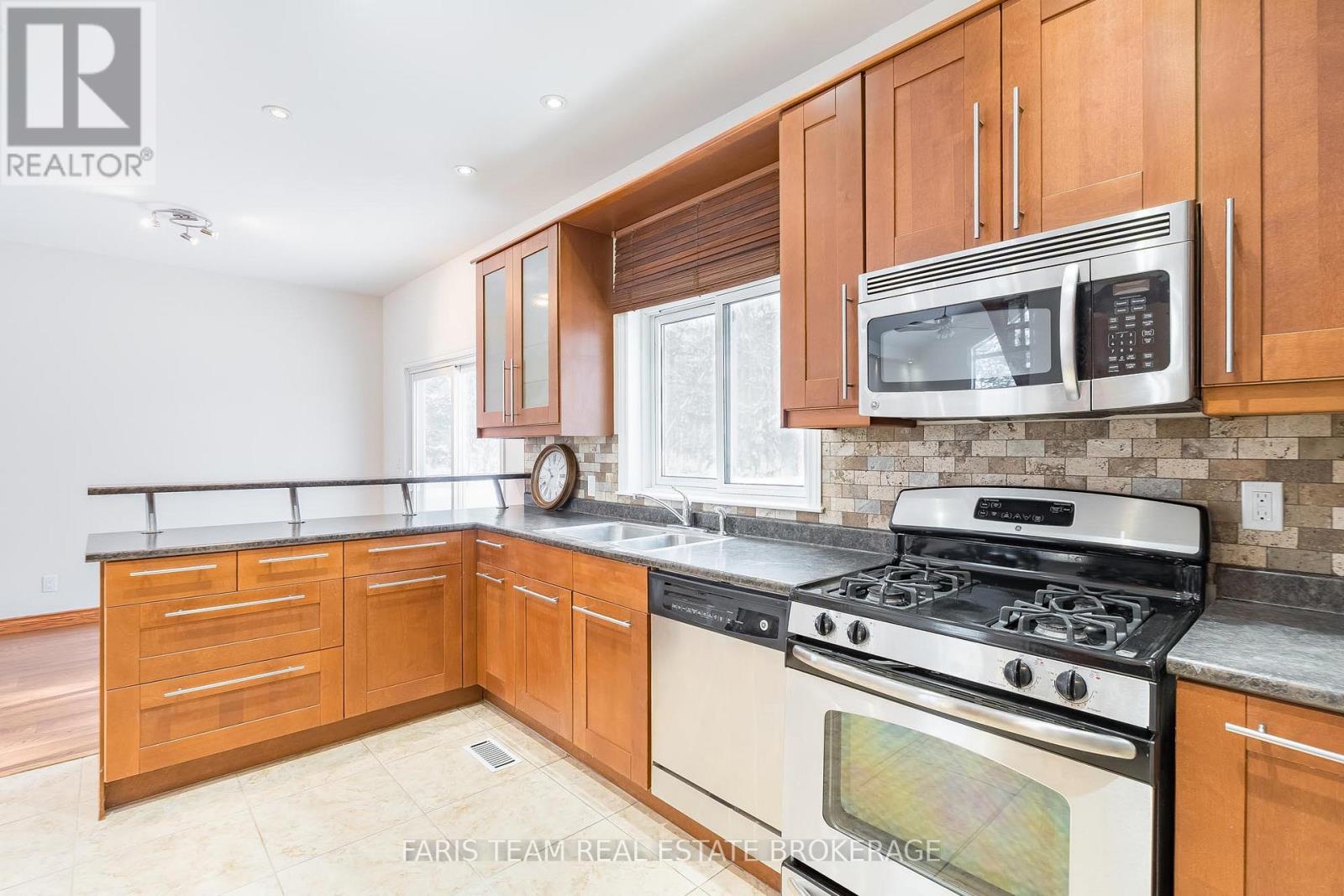 2384 Champlain Road, Tiny, Ontario  L9M 0C9 - Photo 9 - S12734696