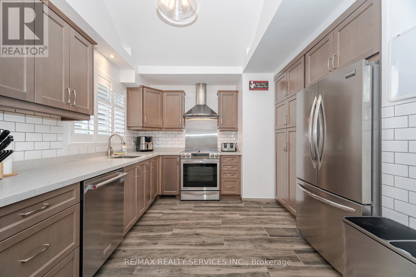 234 Elizabeth Street S, Brampton, Ontario  L6Y 1S1 - Photo 2 - W12734702