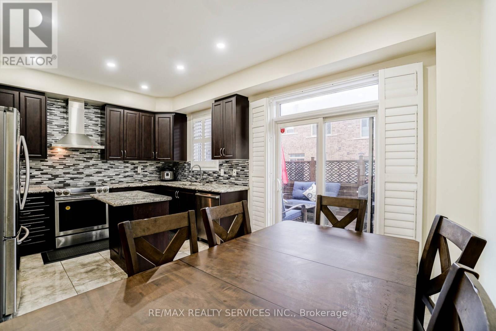 49 Sea Drifter Crescent, Brampton, Ontario  L6P 4B1 - Photo 11 - W12734716