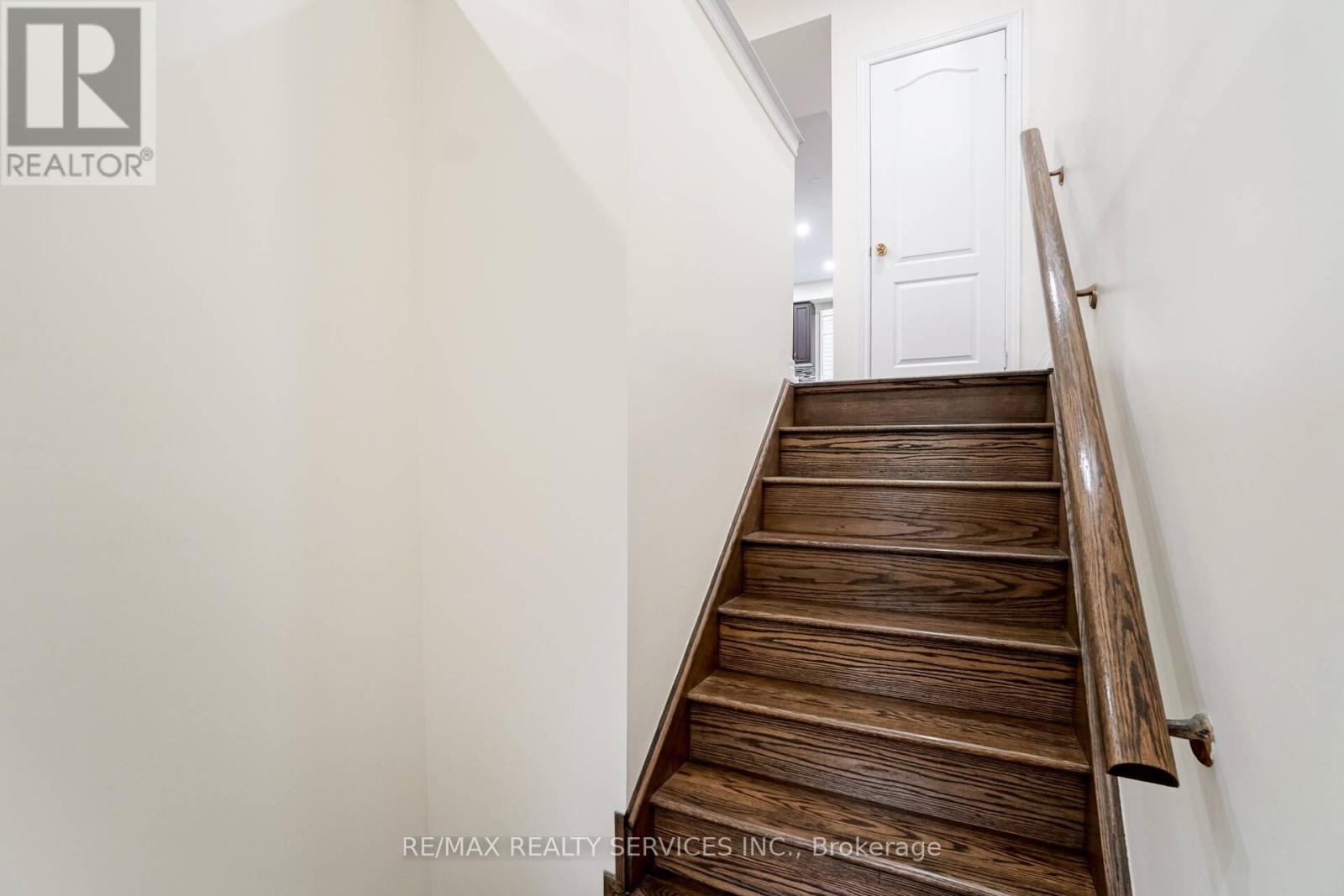 49 Sea Drifter Crescent, Brampton, Ontario  L6P 4B1 - Photo 6 - W12734716