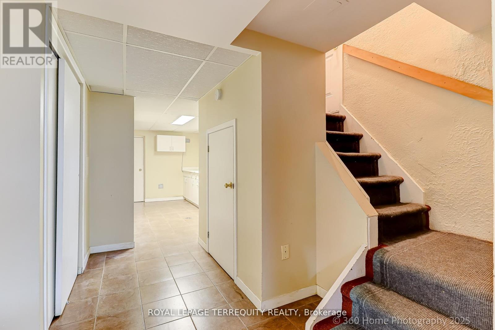 27 John Best Avenue, Toronto, Ontario  M9N 1C4 - Photo 15 - W12734740