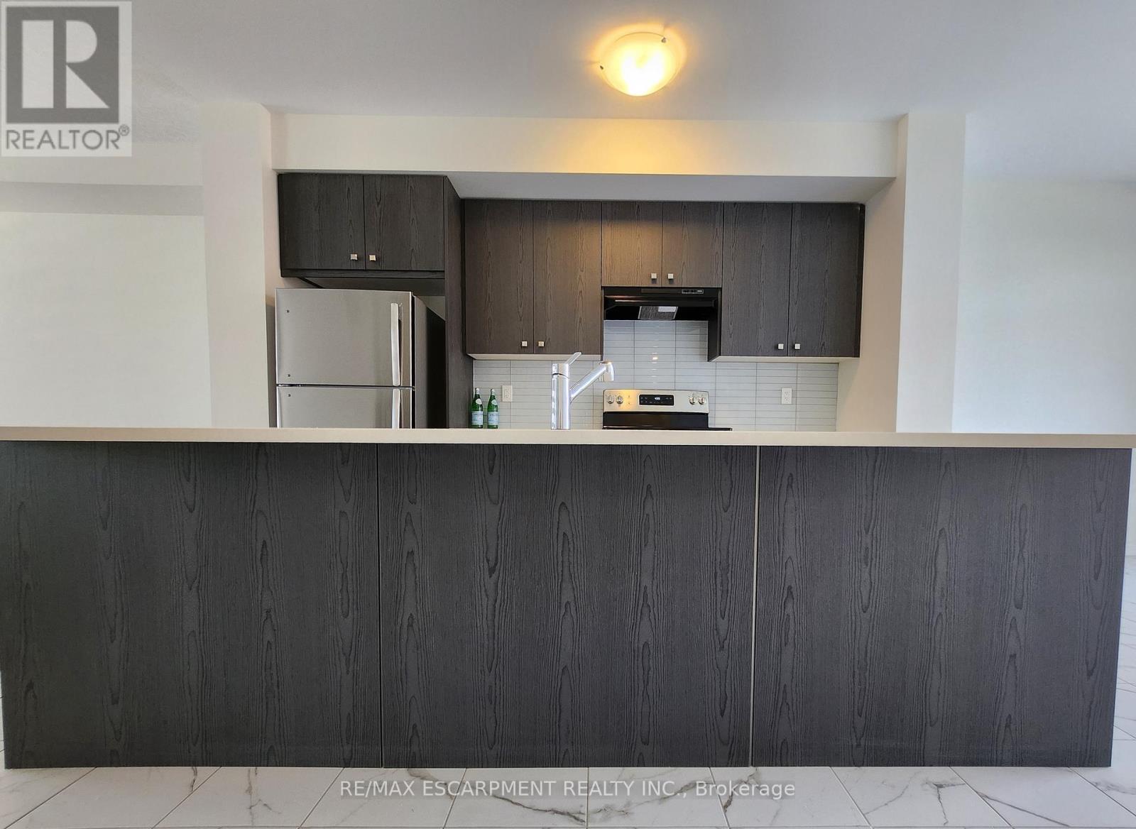 6 Baskett Street, Brantford, Ontario  N3T 5L5 - Photo 9 - X12734730