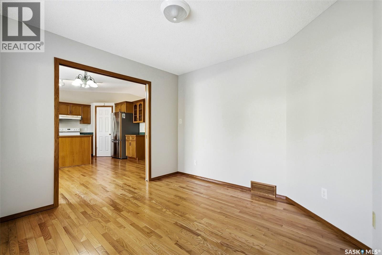 3216 Thames Crescent E, Regina, Saskatchewan  S4V 2X9 - Photo 20 - SK027498