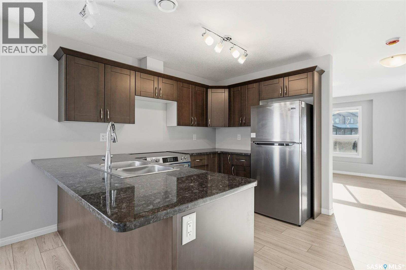 512 103 Klassen Crescent, Saskatoon, Saskatchewan  S7R 0J2 - Photo 12 - SK027410