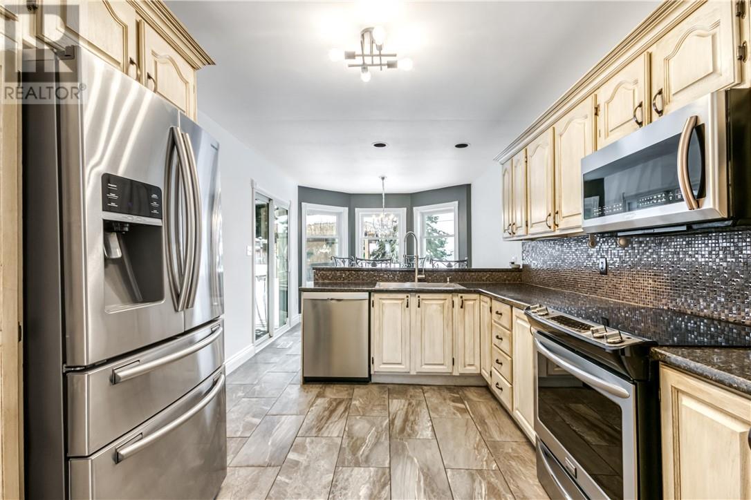 433 Raymond Crescent, Azilda, Ontario  P0M 1B0 - Photo 4 - 2126199