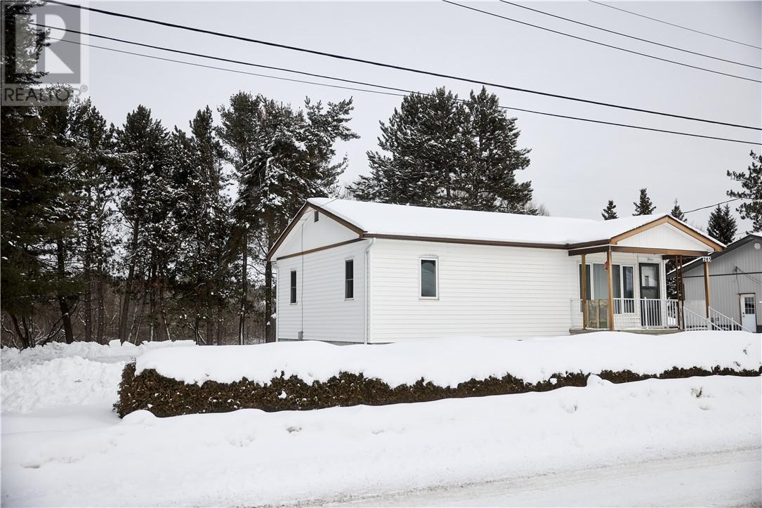 285 Omer, Chelmsford, Ontario  P0M 1L0 - Photo 3 - 2126162