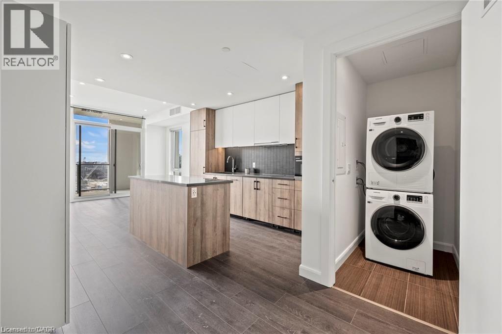 741 King Street W Unit# 1512, Kitchener, Ontario  N2G 1E5 - Photo 2 - 40801219