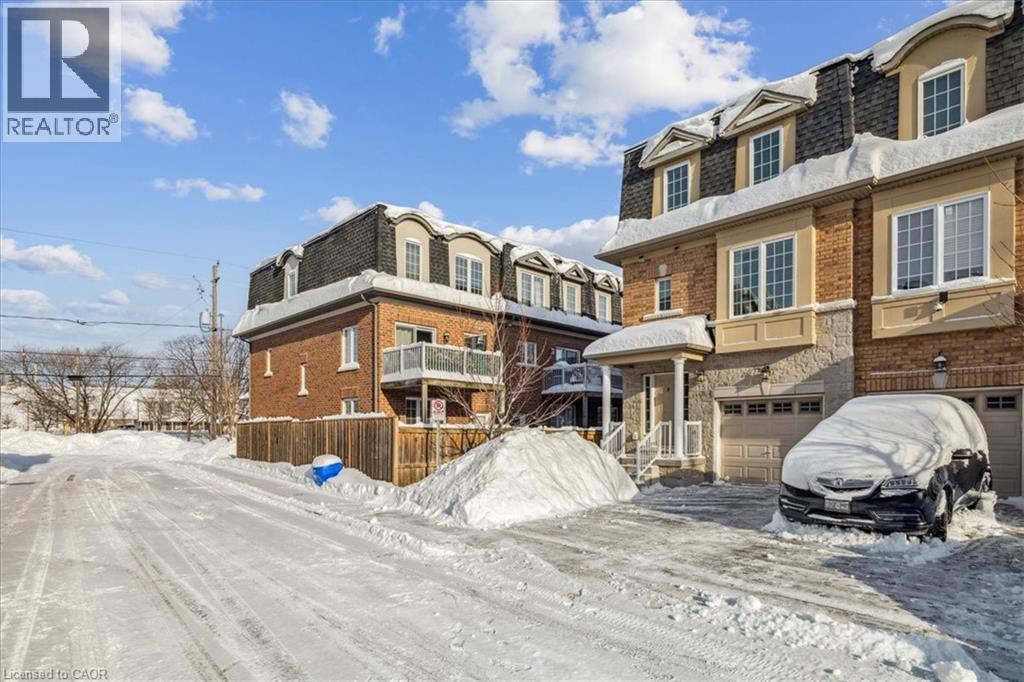 2220 Queensway Drive Unit# 15, Burlington, Ontario  L7R 0E7 - Photo 3 - 40799680