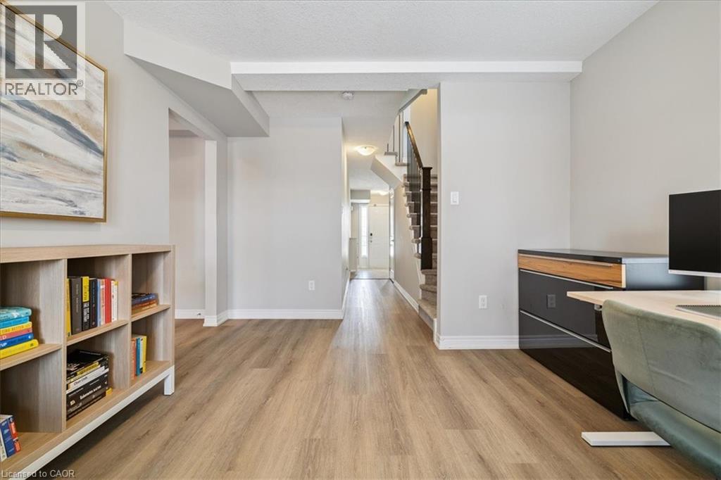 2220 Queensway Drive Unit# 15, Burlington, Ontario  L7R 0E7 - Photo 6 - 40799680