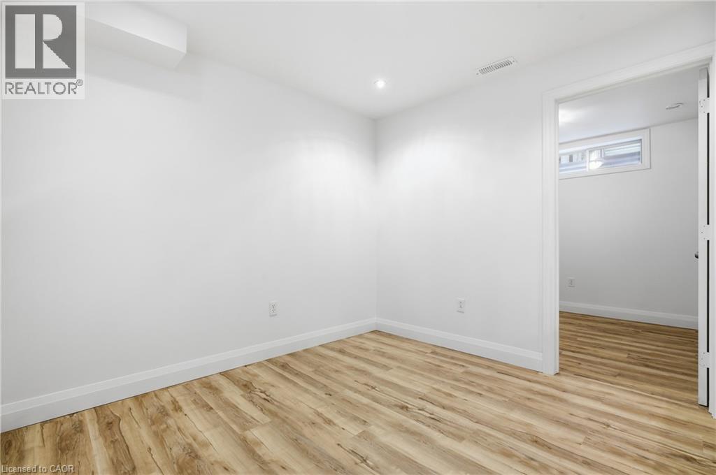 50 Dahlia Street, Kitchener, Ontario  N2E 4B1 - Photo 31 - 40799579