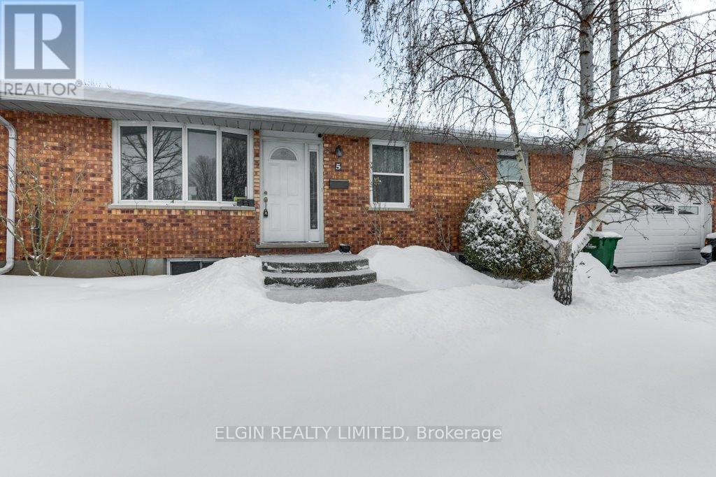 5 Sauve Avenue, St. Thomas, Ontario  N5R 6E5 - Photo 2 - X12734808