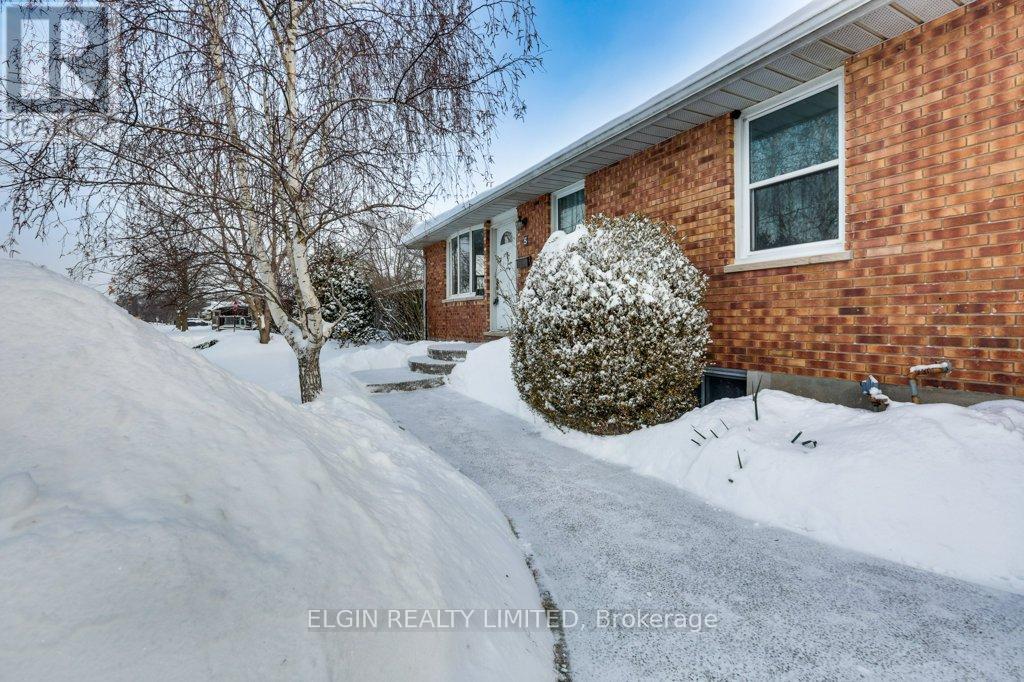 5 Sauve Avenue, St. Thomas, Ontario  N5R 6E5 - Photo 3 - X12734808
