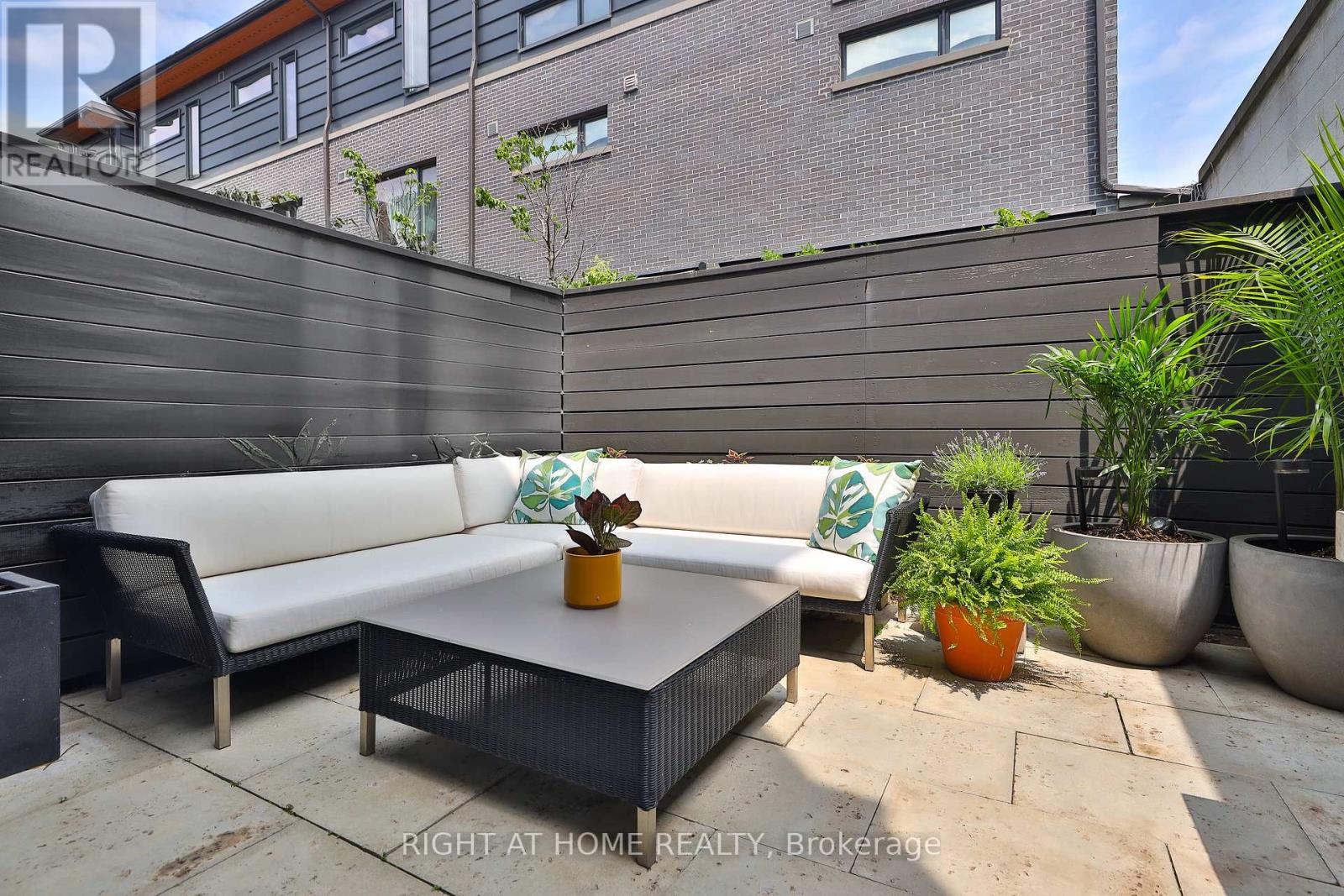 207 Claremont Street, Toronto, Ontario M6J 2N1 - Photo 10 - C12734758