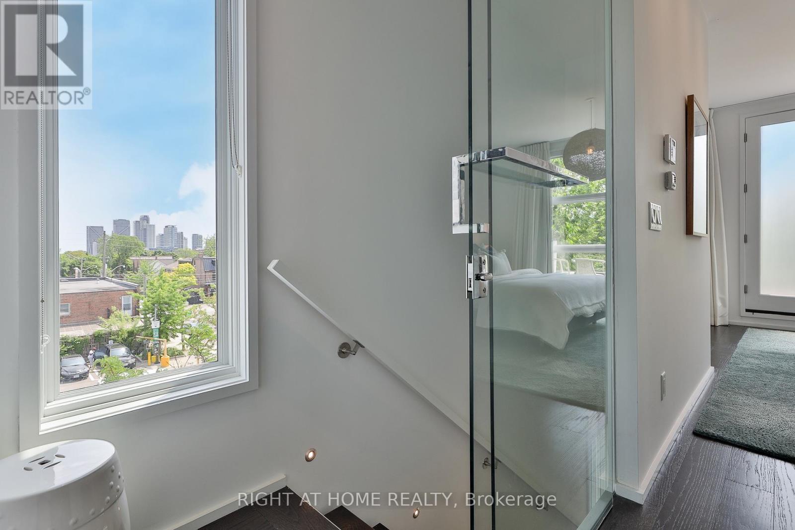 207 Claremont Street, Toronto, Ontario M6J 2N1 - Photo 21 - C12734758