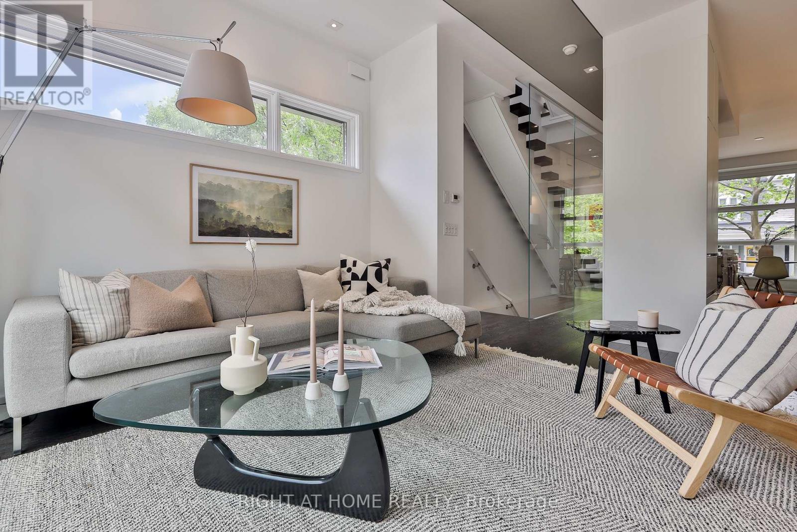 207 Claremont Street, Toronto, Ontario M6J 2N1 - Photo 7 - C12734758