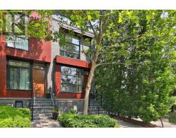 207 CLAREMONT STREET, Toronto, Ontario