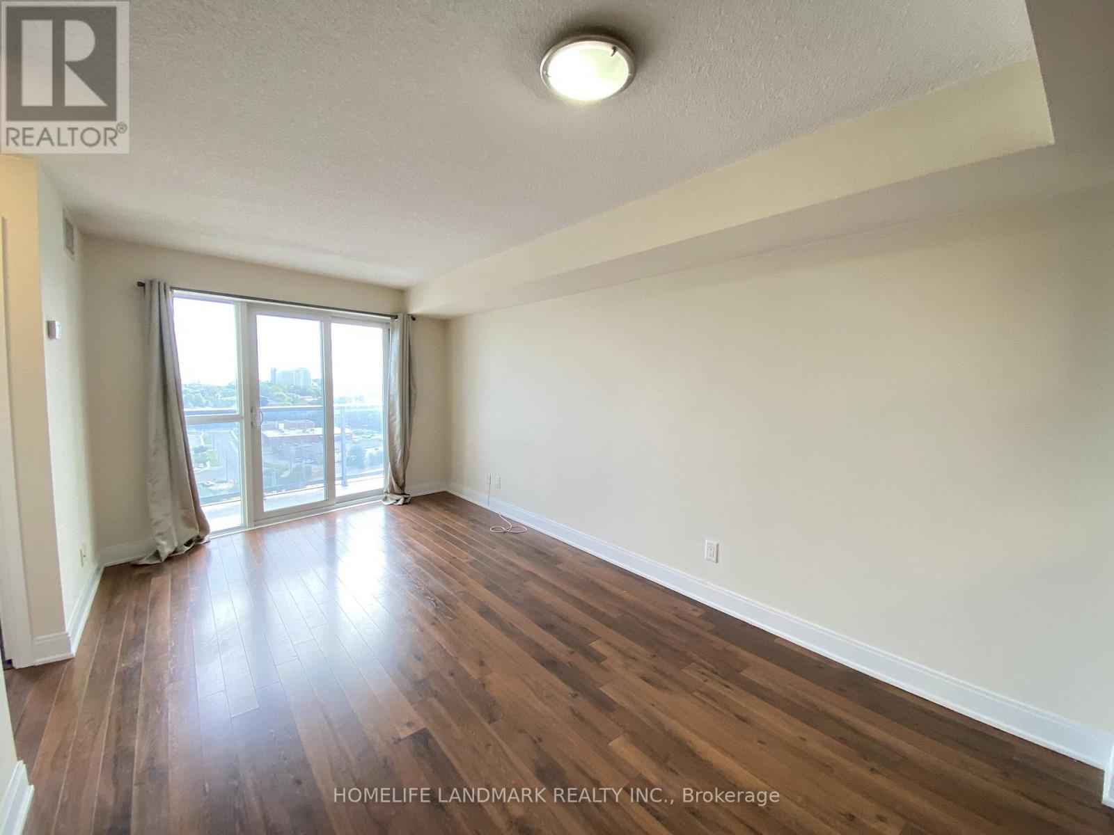 1525 - 135 Village Green Square, Toronto, Ontario  M1S 0G4 - Photo 3 - E12734772