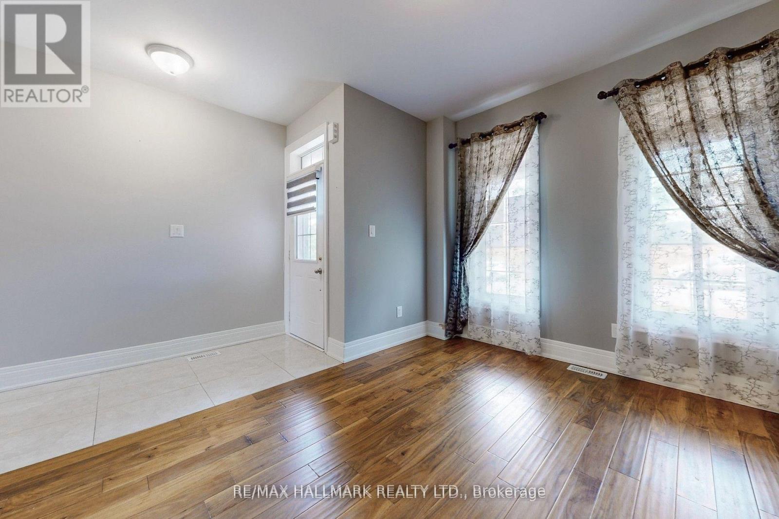 61 Mcisaac Drive, Springwater, Ontario  L4M 4S4 - Photo 13 - S12734814