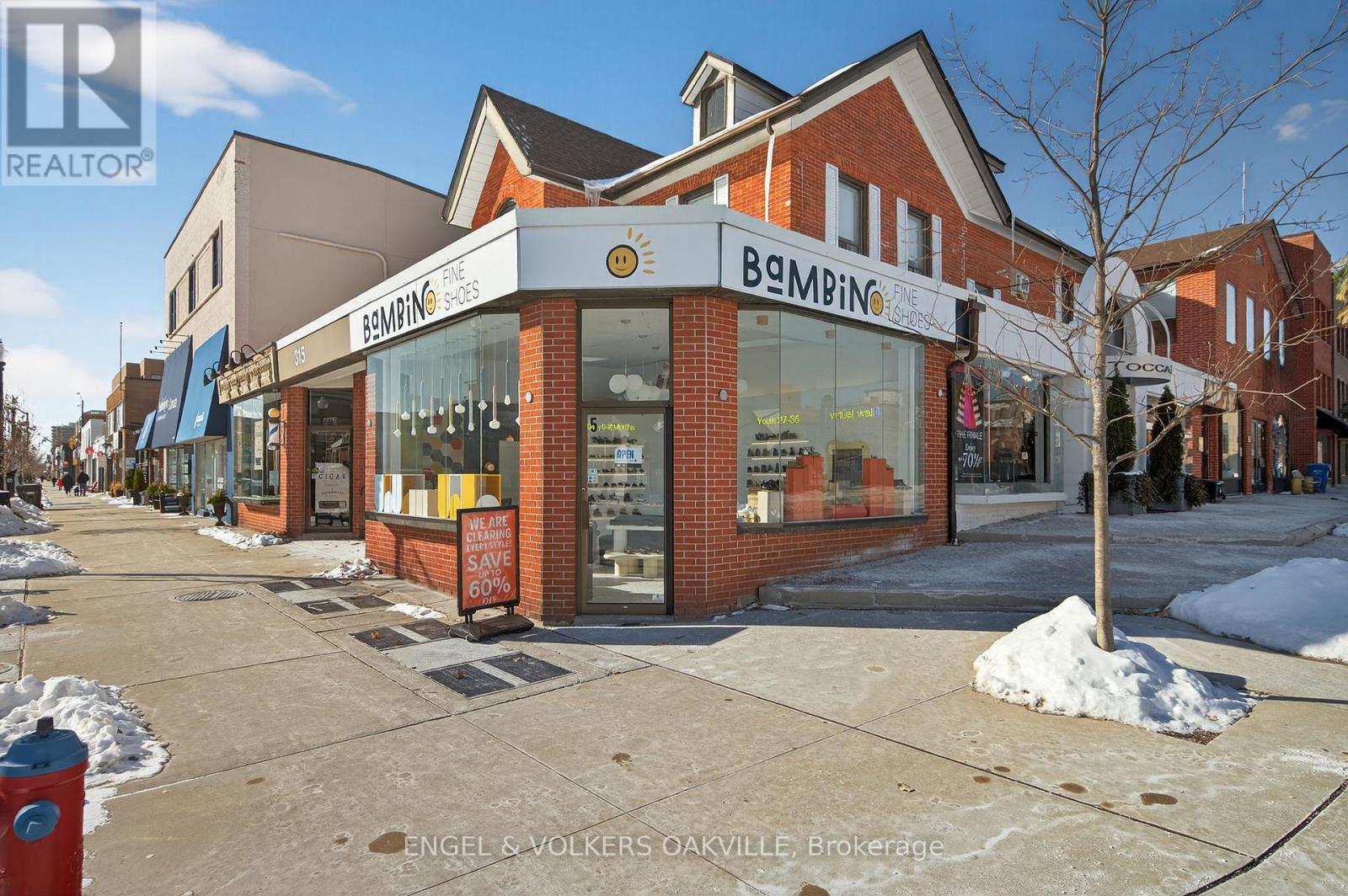 315 LAKESHORE ROAD E, Oakville, Ontario