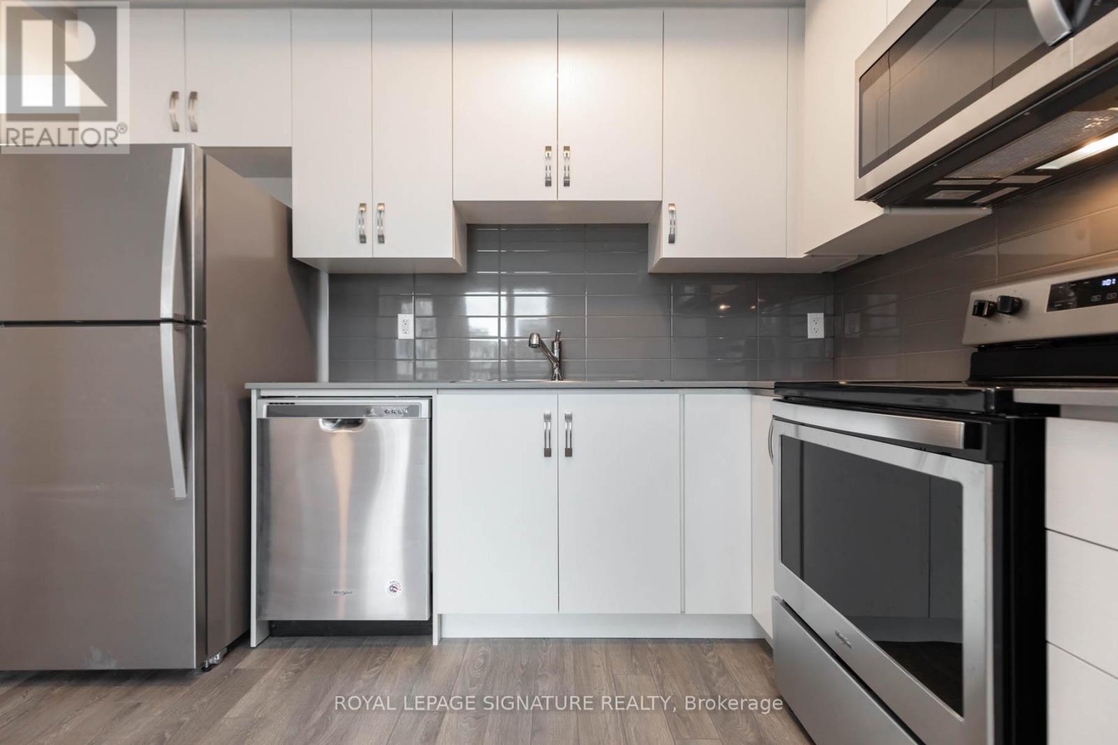 15 - 3580 Lake Shore Boulevard W, Toronto, Ontario  M8W 1N6 - Photo 7 - W12734752