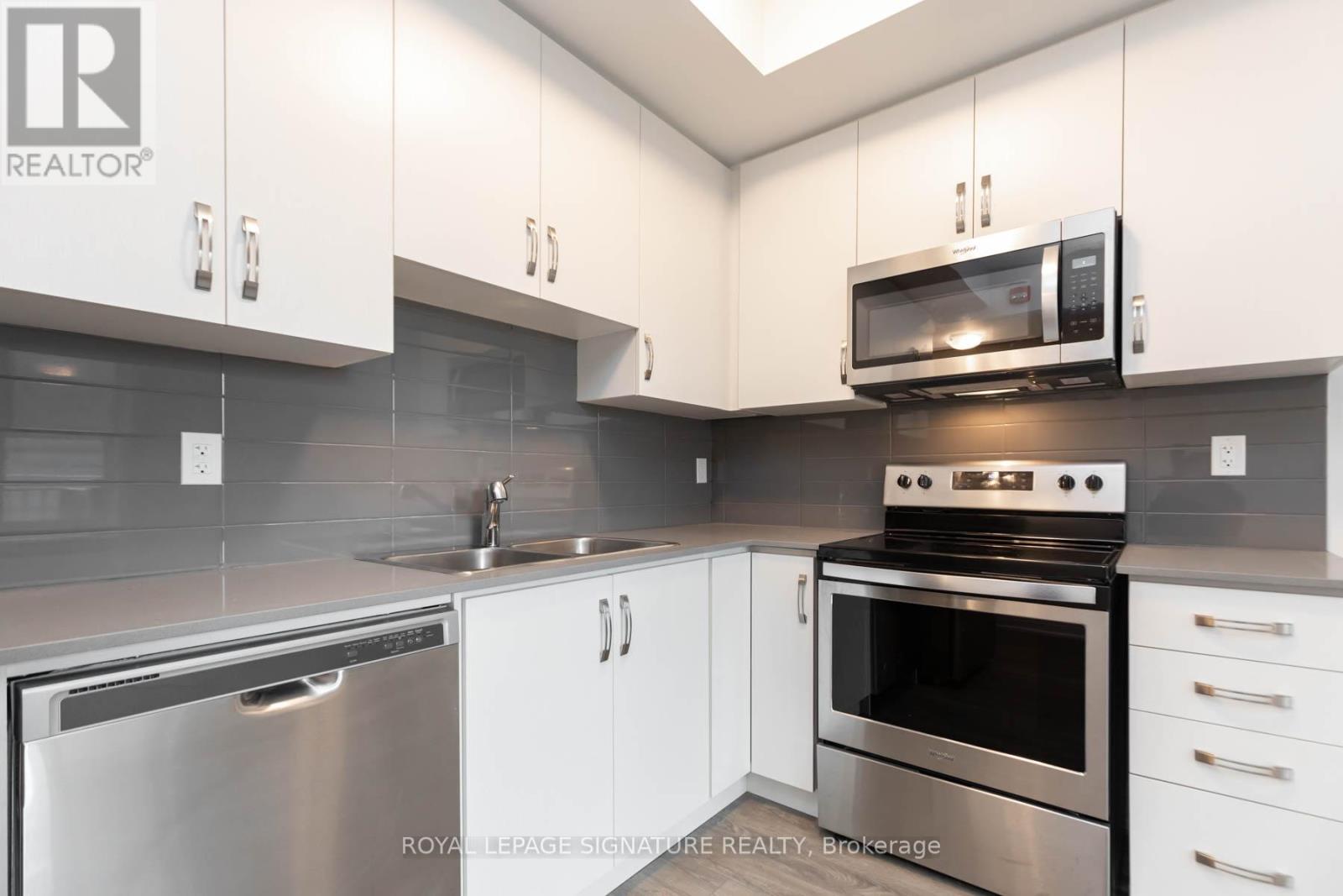 15 - 3580 Lake Shore Boulevard W, Toronto, Ontario  M8W 1N6 - Photo 8 - W12734752