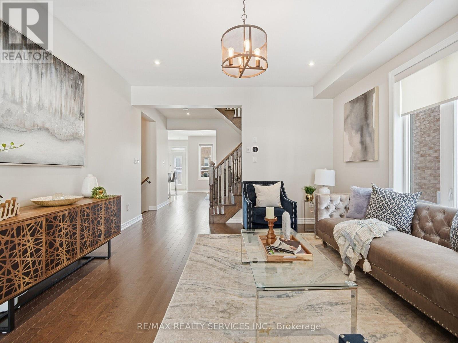 26 Yellow Sorrel Road, Brampton, Ontario  L6R 3V7 - Photo 11 - W12734790