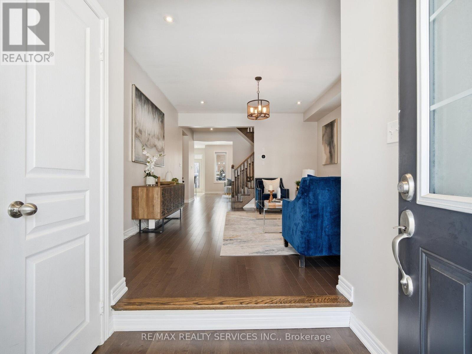 26 Yellow Sorrel Road, Brampton, Ontario  L6R 3V7 - Photo 9 - W12734790