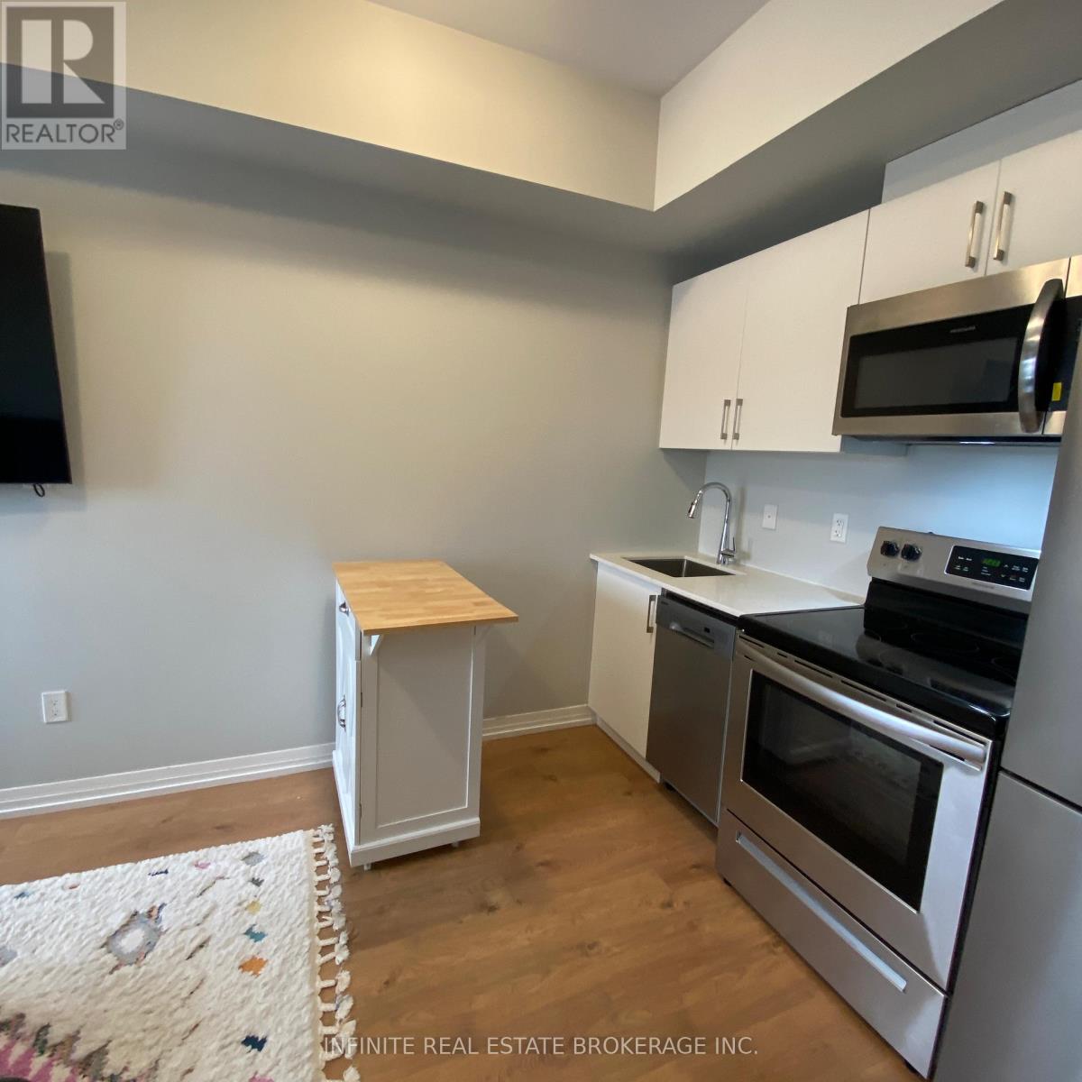 310 - 400 The East Mall, Toronto, Ontario  M9B 3Z9 - Photo 2 - W12734838