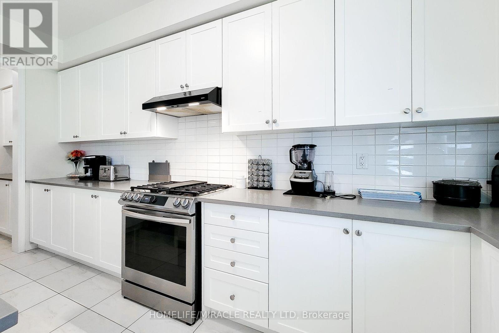 Upper - 11 Seanesy Drive, Thorold, Ontario  L3B 0G1 - Photo 10 - X12734836